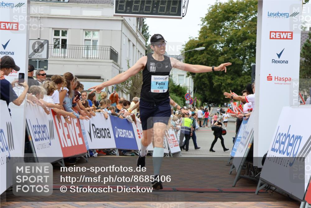 31.08.2025 - 21. Blankeneser Heldenlauf Strokosch-Dieckow http://msf.ph/oto/8685406 31.08.2025 12:00:58 Ziel 4366, 4007 meine-sportfotos.de
