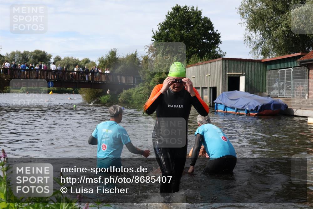 31.08.2025 - Elbe Triathlon Hamburg Luisa Fischer http://msf.ph/oto/8685407 31.08.2025 10:37:28 Schwimmen 1309, 1341, 1352, 1439 meine-sportfotos.de