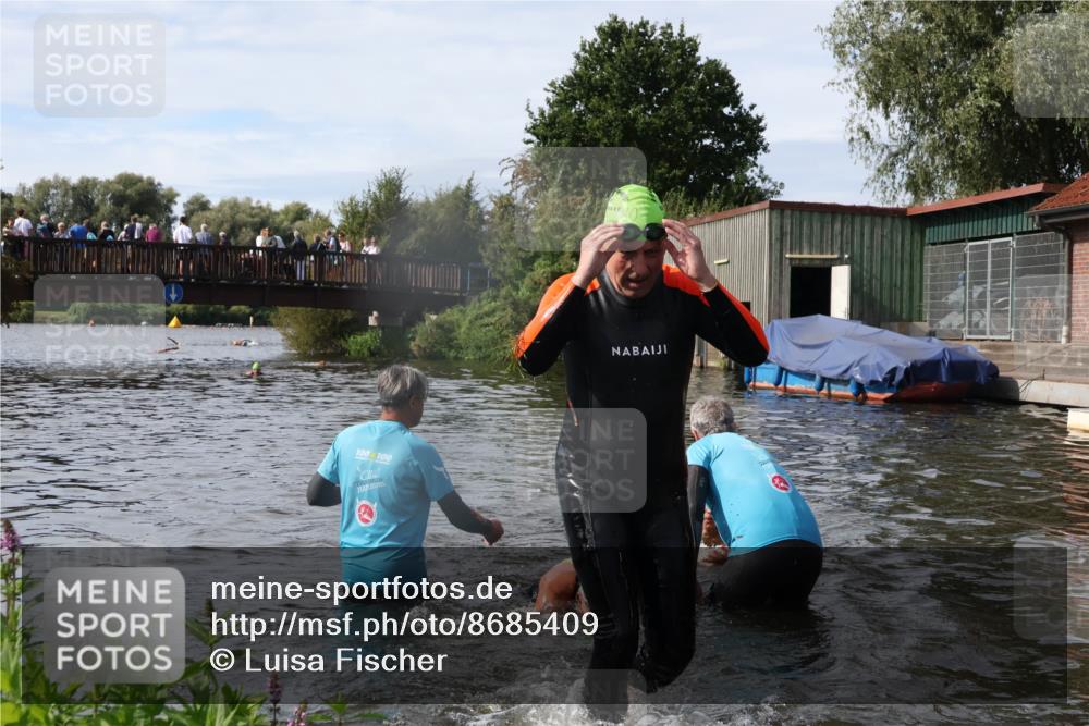 31.08.2025 - Elbe Triathlon Hamburg Luisa Fischer http://msf.ph/oto/8685409 31.08.2025 10:37:28 Schwimmen 1309, 1341, 1352, 1439 meine-sportfotos.de