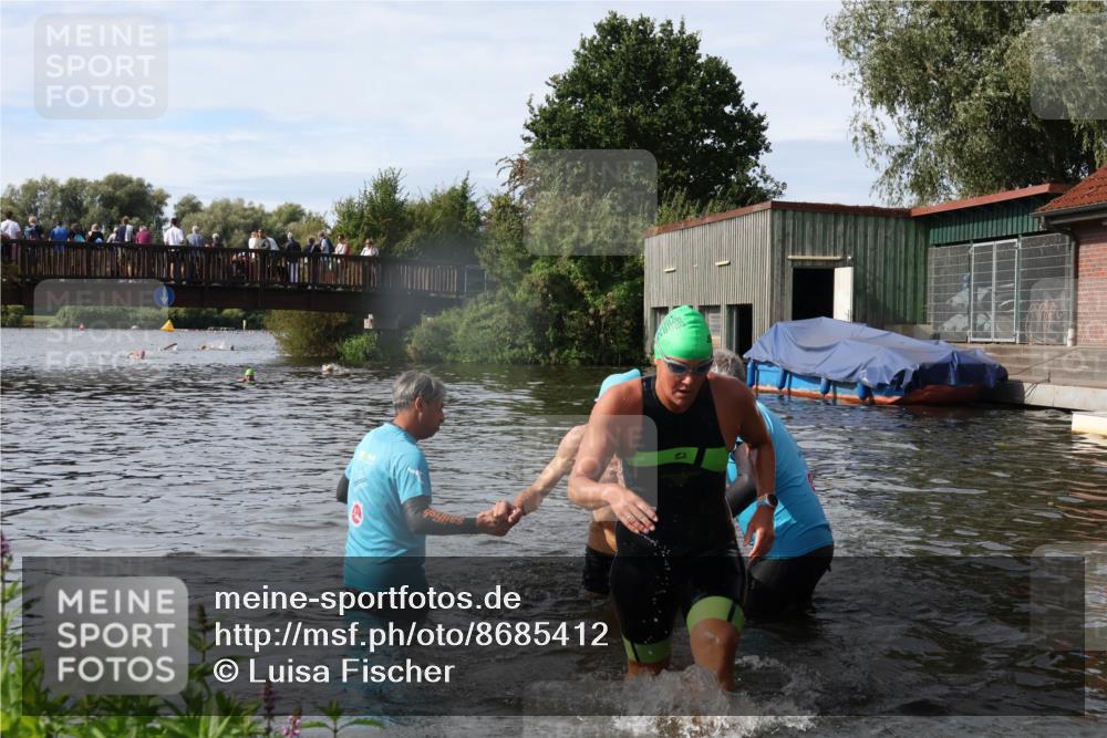 31.08.2025 - Elbe Triathlon Hamburg Luisa Fischer http://msf.ph/oto/8685412 31.08.2025 10:37:31 Schwimmen 1309, 1341, 1439 meine-sportfotos.de