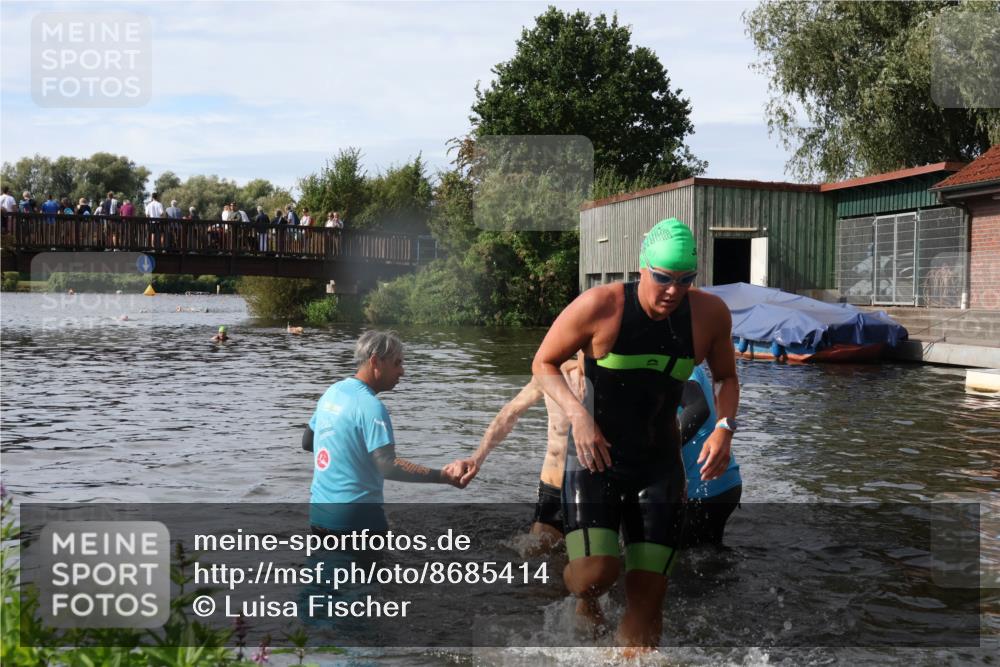 31.08.2025 - Elbe Triathlon Hamburg Luisa Fischer http://msf.ph/oto/8685414 31.08.2025 10:37:31 Schwimmen 1309, 1341, 1439 meine-sportfotos.de