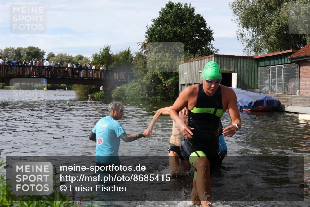 31.08.2025 - Elbe Triathlon Hamburg Luisa Fischer http://msf.ph/oto/8685415 31.08.2025 10:37:31 Schwimmen 1309, 1341, 1439 meine-sportfotos.de