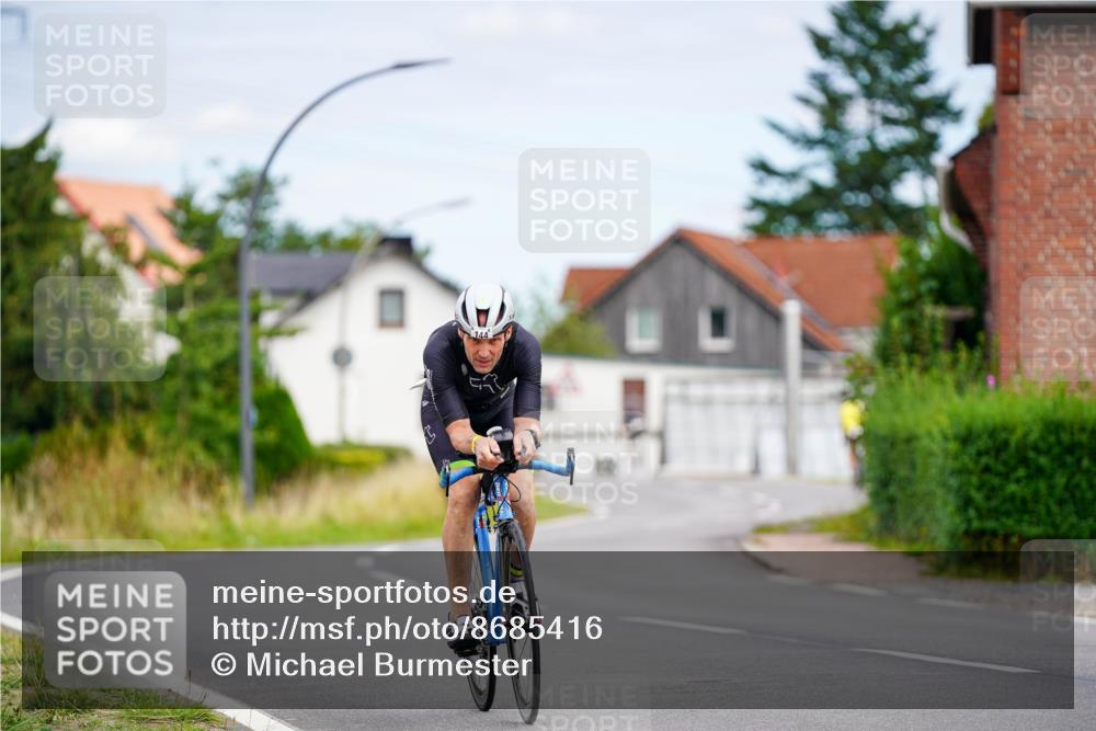 31.08.2025 - Elbe Triathlon Hamburg Michael Burmester http://msf.ph/oto/8685416 31.08.2025 14:09:55 Radfahren 144 meine-sportfotos.de