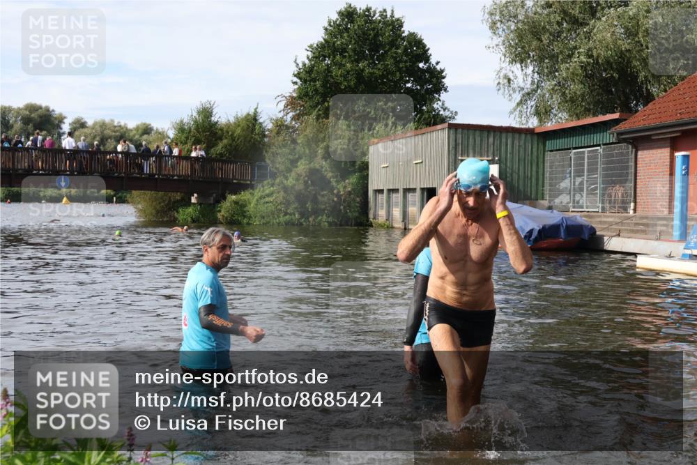 31.08.2025 - Elbe Triathlon Hamburg Luisa Fischer http://msf.ph/oto/8685424 31.08.2025 10:37:33 Schwimmen 1309, 1341, 1439 meine-sportfotos.de