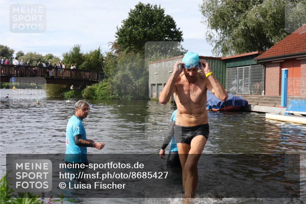 31.08.2025 - Elbe Triathlon Hamburg Luisa Fischer http://msf.ph/oto/8685427 31.08.2025 10:37:34 Schwimmen 1309, 1341, 1439 meine-sportfotos.de