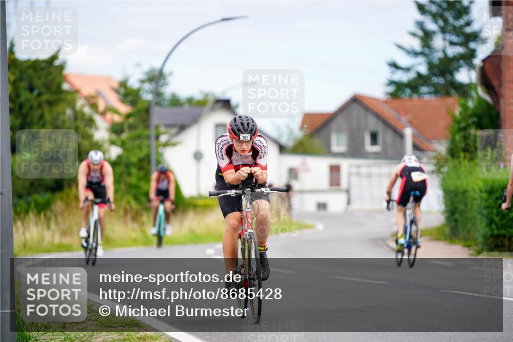31.08.2025 - Elbe Triathlon Hamburg Michael Burmester http://msf.ph/oto/8685428 31.08.2025 14:10:15 Radfahren 127, 139, 162 meine-sportfotos.de