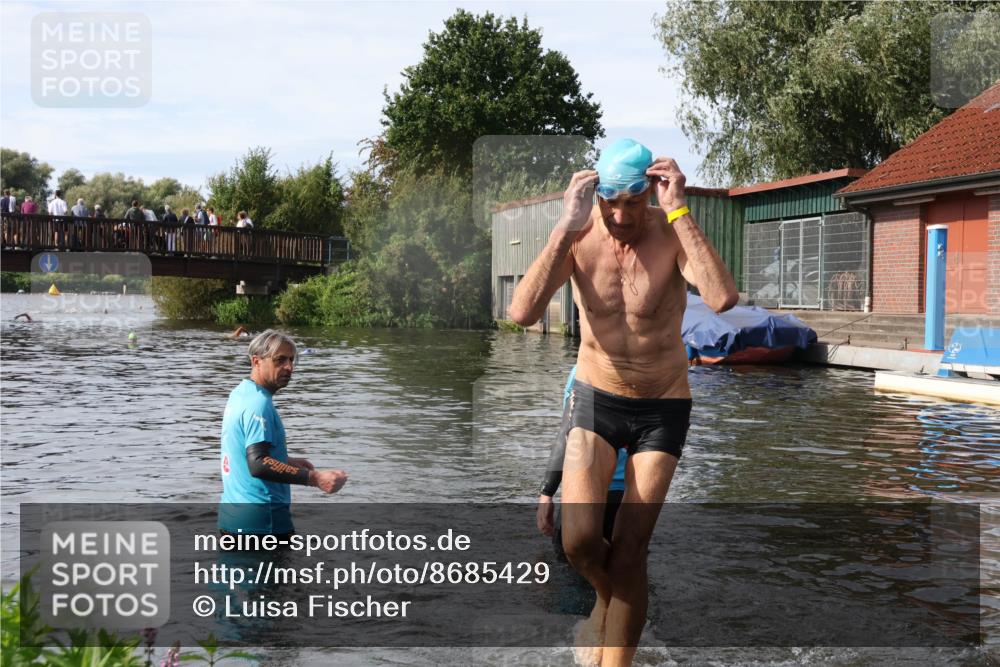31.08.2025 - Elbe Triathlon Hamburg Luisa Fischer http://msf.ph/oto/8685429 31.08.2025 10:37:34 Schwimmen 1309, 1341, 1439 meine-sportfotos.de