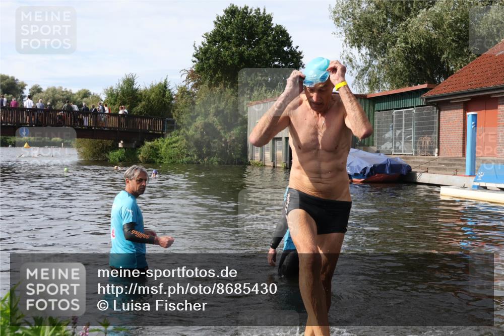 31.08.2025 - Elbe Triathlon Hamburg Luisa Fischer http://msf.ph/oto/8685430 31.08.2025 10:37:34 Schwimmen 1309, 1341, 1439 meine-sportfotos.de