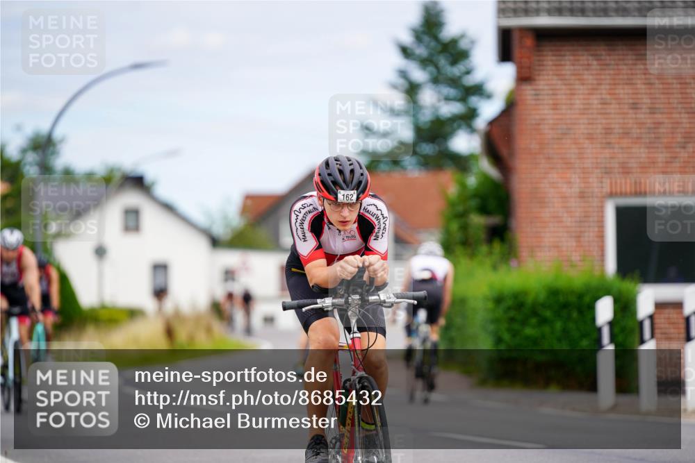 31.08.2025 - Elbe Triathlon Hamburg Michael Burmester http://msf.ph/oto/8685432 31.08.2025 14:10:16 Radfahren 127, 139, 162 meine-sportfotos.de