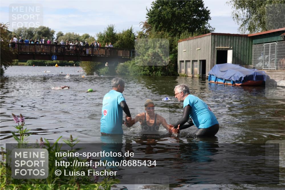 31.08.2025 - Elbe Triathlon Hamburg Luisa Fischer http://msf.ph/oto/8685434 31.08.2025 10:38:06 Schwimmen 1480 meine-sportfotos.de