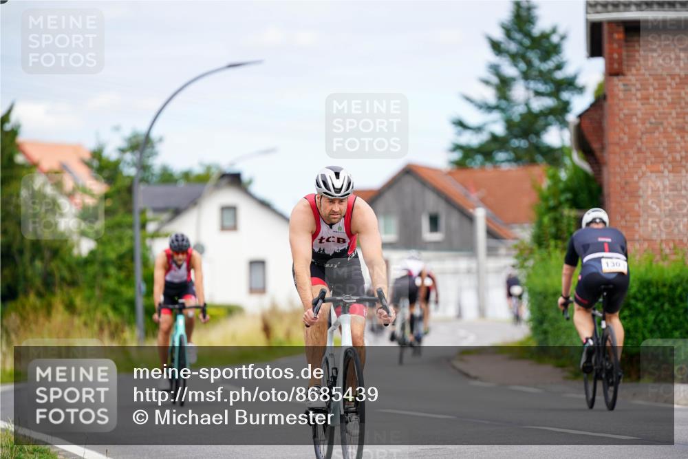 31.08.2025 - Elbe Triathlon Hamburg Michael Burmester http://msf.ph/oto/8685439 31.08.2025 14:10:17 Radfahren 127, 139, 162 meine-sportfotos.de