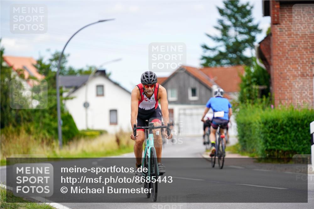 31.08.2025 - Elbe Triathlon Hamburg Michael Burmester http://msf.ph/oto/8685443 31.08.2025 14:10:18 Radfahren 127, 139, 162 meine-sportfotos.de