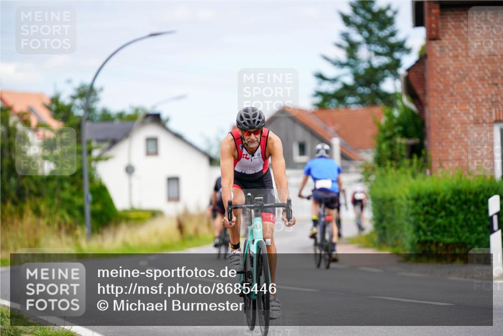 31.08.2025 - Elbe Triathlon Hamburg Michael Burmester http://msf.ph/oto/8685446 31.08.2025 14:10:19 Radfahren 127, 139, 145, 162 meine-sportfotos.de