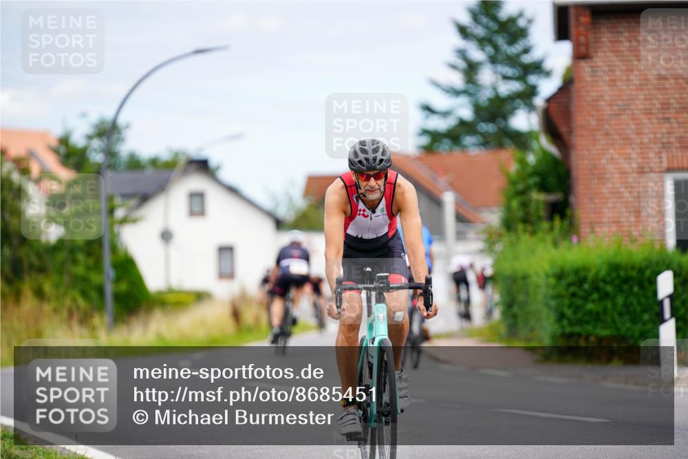 31.08.2025 - Elbe Triathlon Hamburg Michael Burmester http://msf.ph/oto/8685451 31.08.2025 14:10:19 Radfahren 127, 139, 145, 162 meine-sportfotos.de