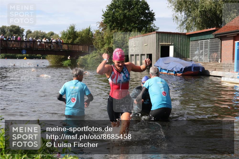31.08.2025 - Elbe Triathlon Hamburg Luisa Fischer http://msf.ph/oto/8685458 31.08.2025 10:38:23 Schwimmen 1285, 1364 meine-sportfotos.de