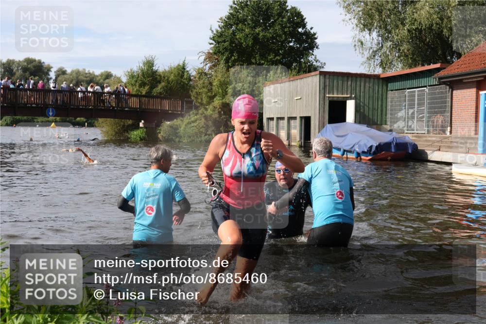 31.08.2025 - Elbe Triathlon Hamburg Luisa Fischer http://msf.ph/oto/8685460 31.08.2025 10:38:23 Schwimmen 1285, 1364 meine-sportfotos.de