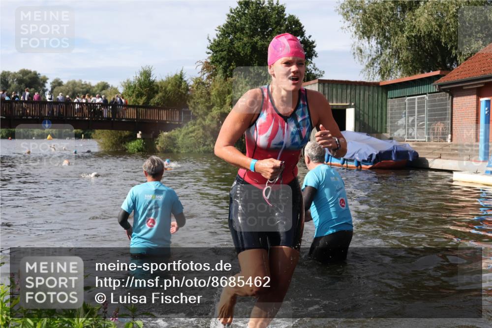31.08.2025 - Elbe Triathlon Hamburg Luisa Fischer http://msf.ph/oto/8685462 31.08.2025 10:38:24 Schwimmen 1285, 1364 meine-sportfotos.de