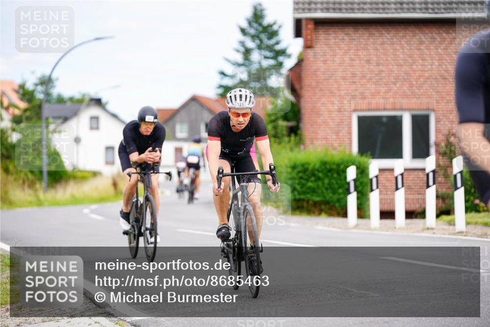 31.08.2025 - Elbe Triathlon Hamburg Michael Burmester http://msf.ph/oto/8685463 31.08.2025 14:10:26 Radfahren 121, 143, 145 meine-sportfotos.de