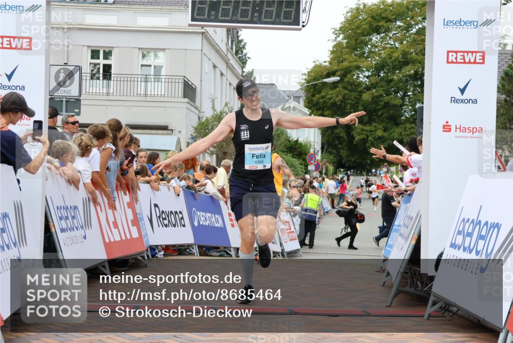 31.08.2025 - 21. Blankeneser Heldenlauf Strokosch-Dieckow http://msf.ph/oto/8685464 31.08.2025 12:00:58 Ziel 4366, 4007 meine-sportfotos.de