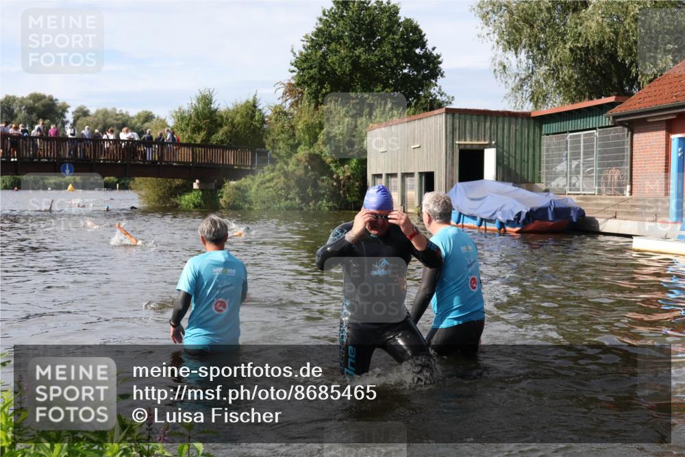31.08.2025 - Elbe Triathlon Hamburg Luisa Fischer http://msf.ph/oto/8685465 31.08.2025 10:38:25 Schwimmen 1285, 1324, 1364 meine-sportfotos.de