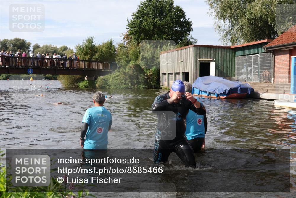 31.08.2025 - Elbe Triathlon Hamburg Luisa Fischer http://msf.ph/oto/8685466 31.08.2025 10:38:25 Schwimmen 1285, 1324, 1364 meine-sportfotos.de