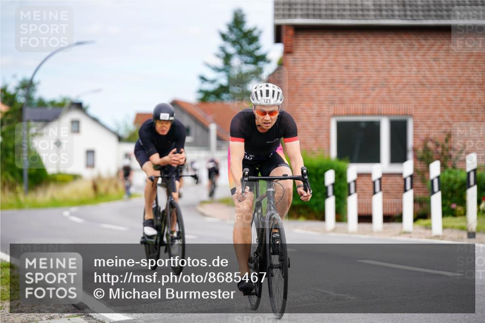 31.08.2025 - Elbe Triathlon Hamburg Michael Burmester http://msf.ph/oto/8685467 31.08.2025 14:10:26 Radfahren 121, 143, 145 meine-sportfotos.de