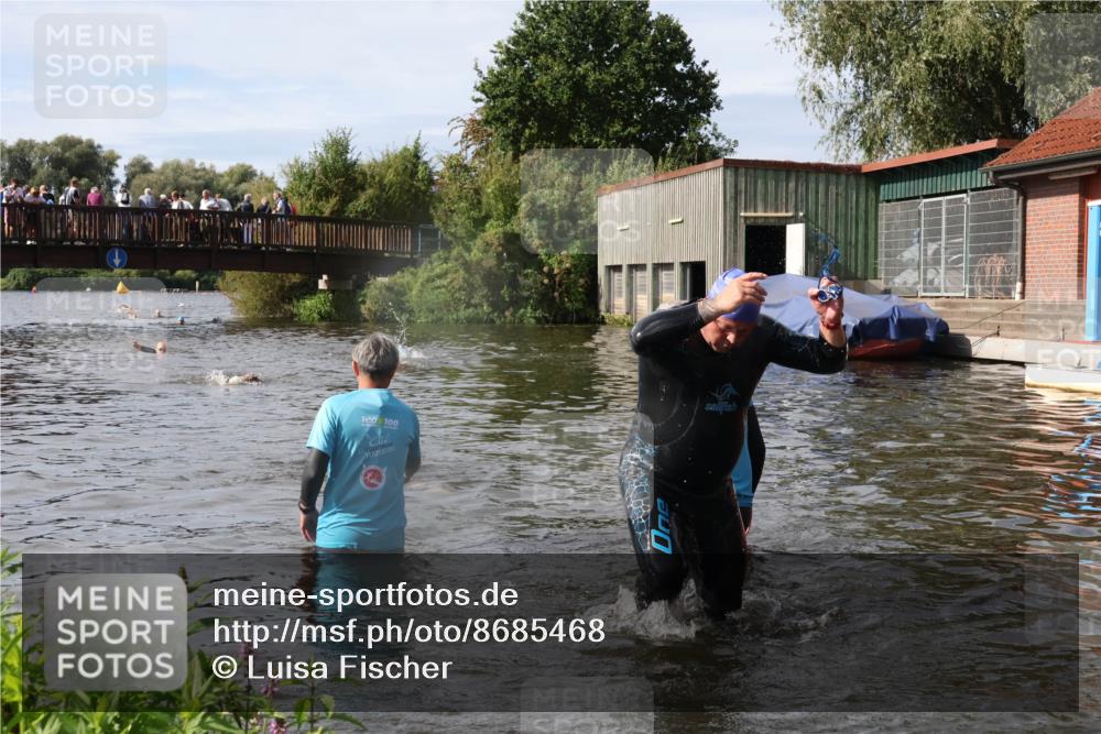 31.08.2025 - Elbe Triathlon Hamburg Luisa Fischer http://msf.ph/oto/8685468 31.08.2025 10:38:25 Schwimmen 1285, 1324, 1364 meine-sportfotos.de