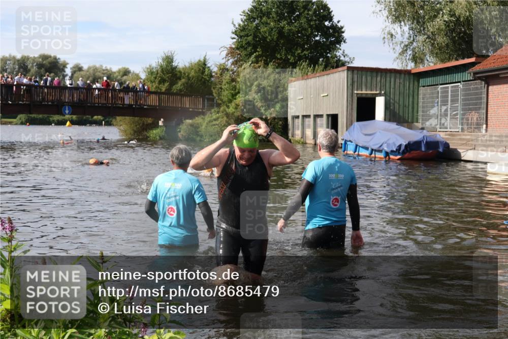 31.08.2025 - Elbe Triathlon Hamburg Luisa Fischer http://msf.ph/oto/8685479 31.08.2025 10:38:33 Schwimmen 1324 meine-sportfotos.de