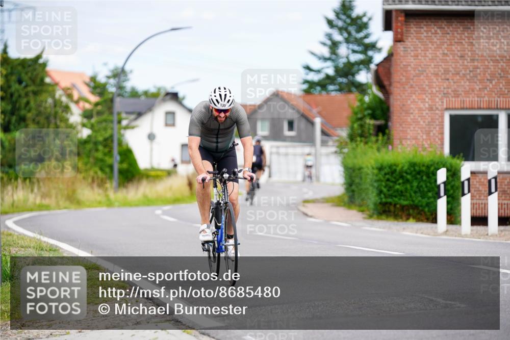 31.08.2025 - Elbe Triathlon Hamburg Michael Burmester http://msf.ph/oto/8685480 31.08.2025 14:10:34 Radfahren 135 meine-sportfotos.de