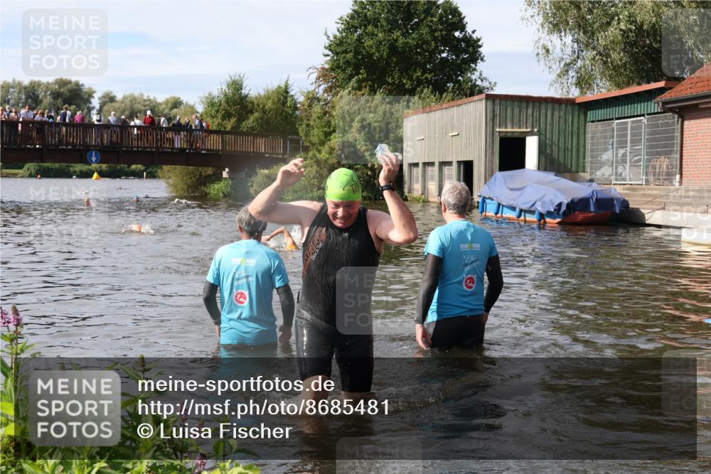 31.08.2025 - Elbe Triathlon Hamburg Luisa Fischer http://msf.ph/oto/8685481 31.08.2025 10:38:33 Schwimmen 1324 meine-sportfotos.de