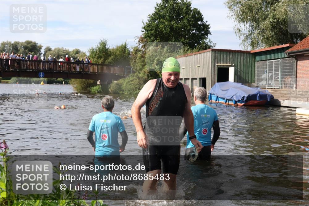 31.08.2025 - Elbe Triathlon Hamburg Luisa Fischer http://msf.ph/oto/8685483 31.08.2025 10:38:34 Schwimmen 1324, 1496 meine-sportfotos.de