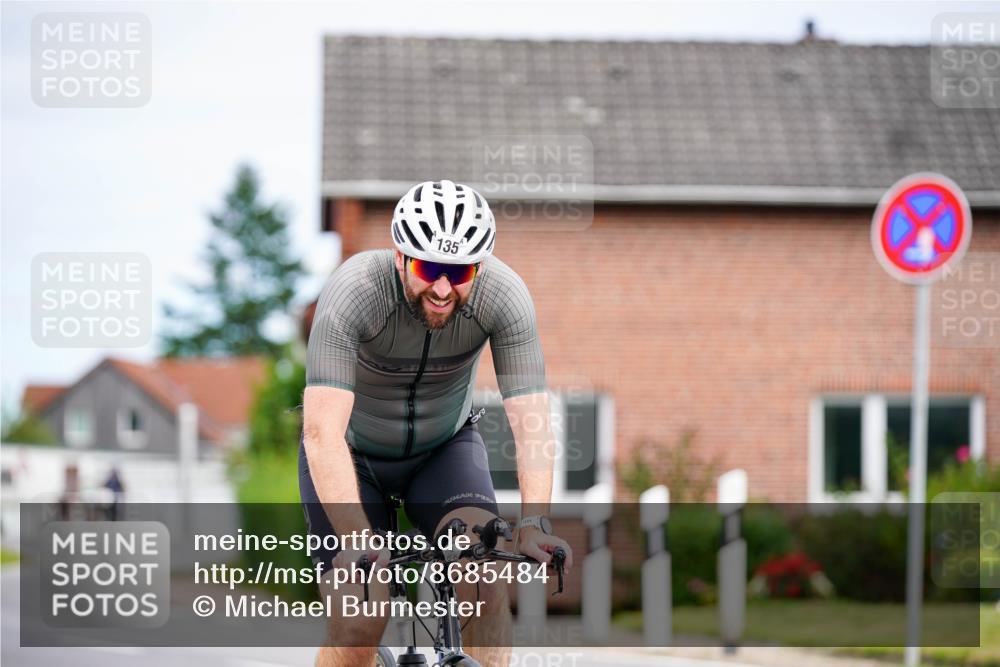 31.08.2025 - Elbe Triathlon Hamburg Michael Burmester http://msf.ph/oto/8685484 31.08.2025 14:10:35 Radfahren 135 meine-sportfotos.de