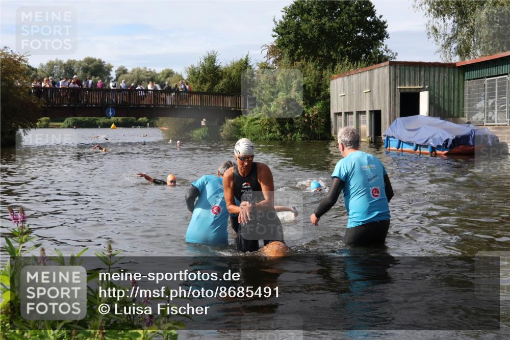 31.08.2025 - Elbe Triathlon Hamburg Luisa Fischer http://msf.ph/oto/8685491 31.08.2025 10:38:41 Schwimmen 1437, 1496 meine-sportfotos.de