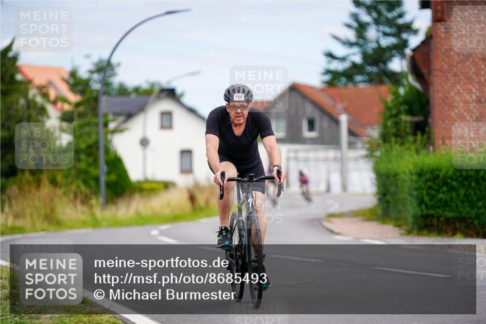 31.08.2025 - Elbe Triathlon Hamburg Michael Burmester http://msf.ph/oto/8685493 31.08.2025 14:10:42 Radfahren 134, 160 meine-sportfotos.de