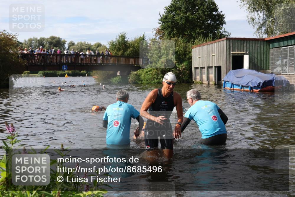 31.08.2025 - Elbe Triathlon Hamburg Luisa Fischer http://msf.ph/oto/8685496 31.08.2025 10:38:42 Schwimmen 1424, 1437, 1496 meine-sportfotos.de
