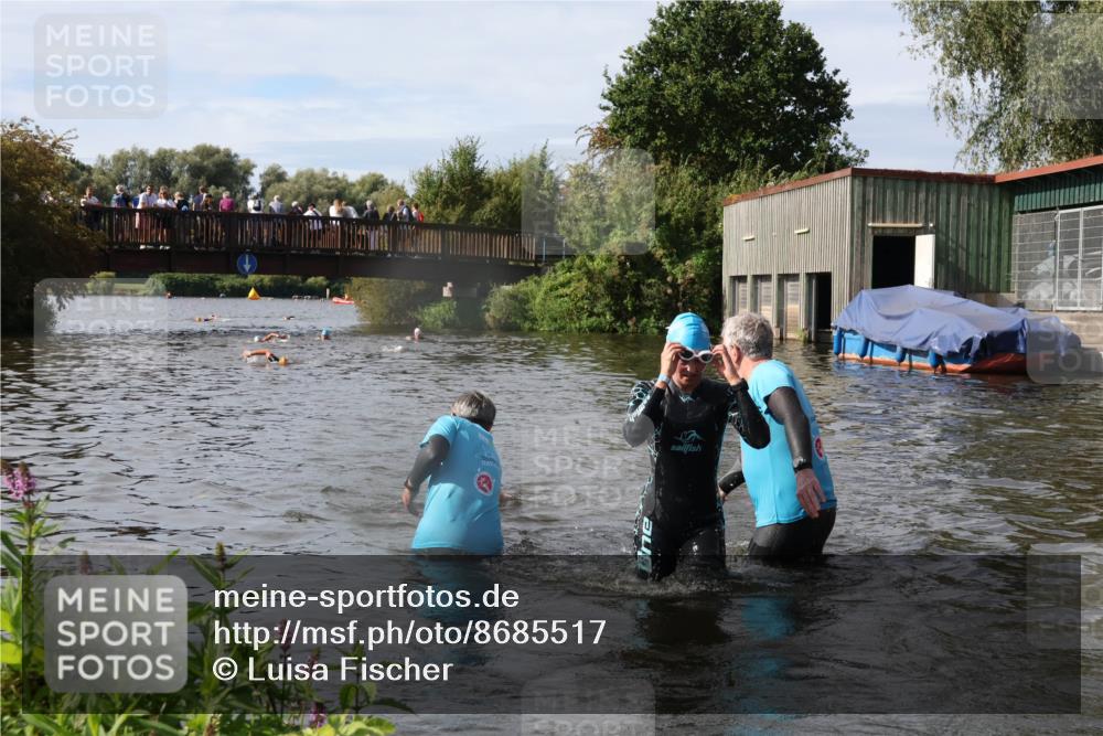 31.08.2025 - Elbe Triathlon Hamburg Luisa Fischer http://msf.ph/oto/8685517 31.08.2025 10:38:49 Schwimmen 1354, 1424, 1437 meine-sportfotos.de