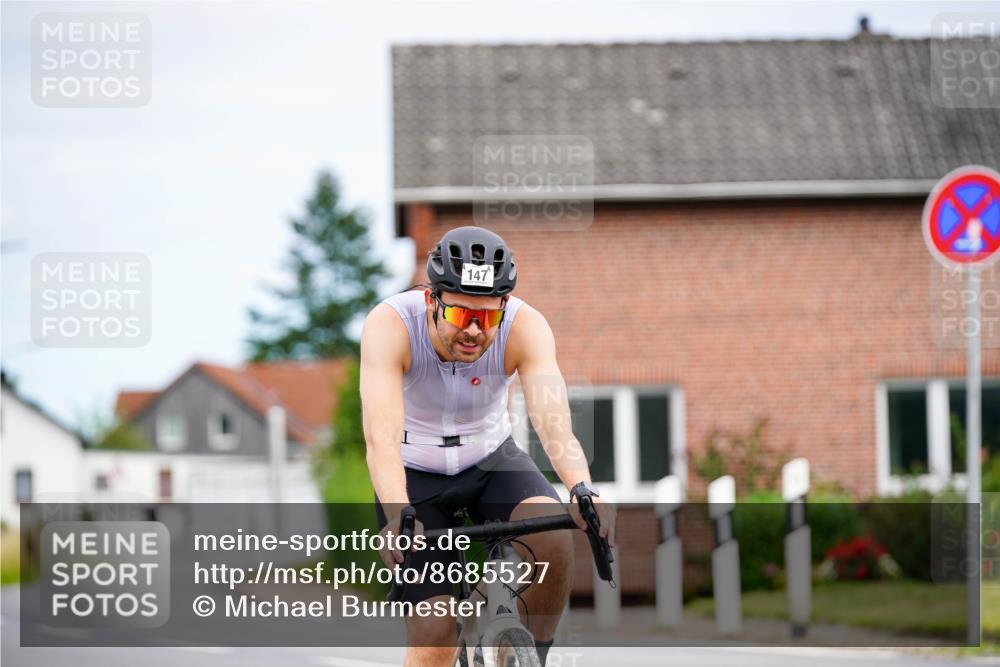 31.08.2025 - Elbe Triathlon Hamburg Michael Burmester http://msf.ph/oto/8685527 31.08.2025 14:10:53 Radfahren 132, 147 meine-sportfotos.de