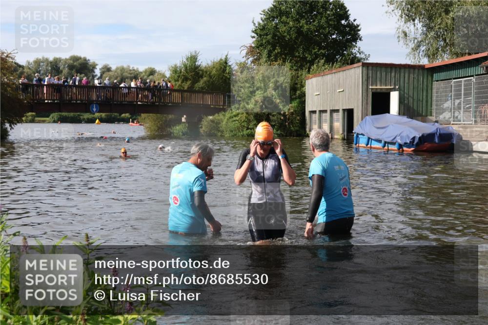 31.08.2025 - Elbe Triathlon Hamburg Luisa Fischer http://msf.ph/oto/8685530 31.08.2025 10:38:54 Schwimmen 1354, 1424 meine-sportfotos.de