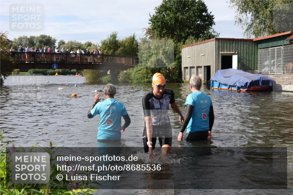 31.08.2025 - Elbe Triathlon Hamburg Luisa Fischer http://msf.ph/oto/8685536 31.08.2025 10:38:55 Schwimmen 1354, 1424 meine-sportfotos.de