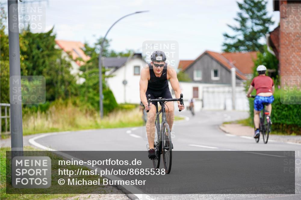 31.08.2025 - Elbe Triathlon Hamburg Michael Burmester http://msf.ph/oto/8685538 31.08.2025 14:10:56 Radfahren 132, 141, 147 meine-sportfotos.de