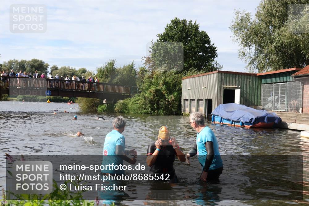 31.08.2025 - Elbe Triathlon Hamburg Luisa Fischer http://msf.ph/oto/8685542 31.08.2025 10:39:13 Schwimmen 1371 meine-sportfotos.de
