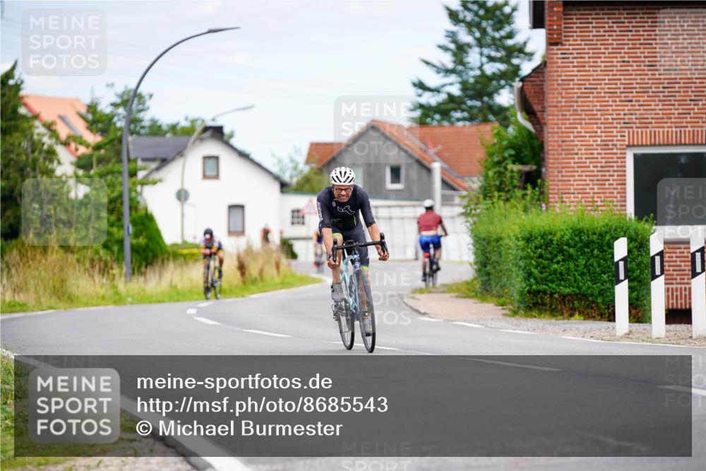 31.08.2025 - Elbe Triathlon Hamburg Michael Burmester http://msf.ph/oto/8685543 31.08.2025 14:11:00 Radfahren 132, 141, 164 meine-sportfotos.de