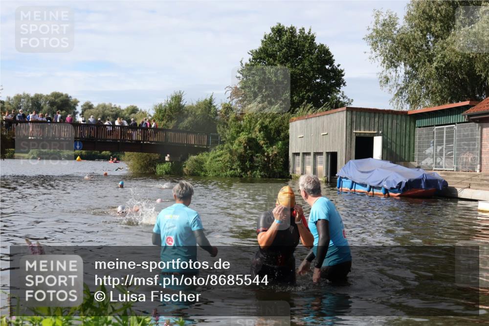 31.08.2025 - Elbe Triathlon Hamburg Luisa Fischer http://msf.ph/oto/8685544 31.08.2025 10:39:14 Schwimmen 1371 meine-sportfotos.de