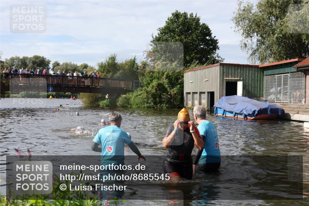 31.08.2025 - Elbe Triathlon Hamburg Luisa Fischer http://msf.ph/oto/8685545 31.08.2025 10:39:14 Schwimmen 1371 meine-sportfotos.de