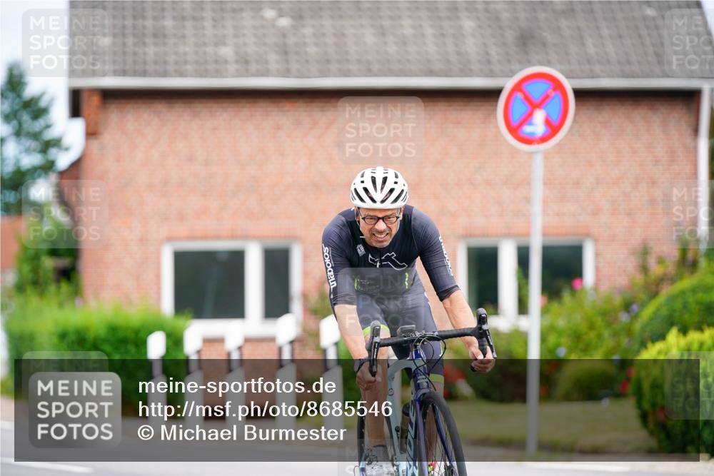 31.08.2025 - Elbe Triathlon Hamburg Michael Burmester http://msf.ph/oto/8685546 31.08.2025 14:11:02 Radfahren 141, 164 meine-sportfotos.de