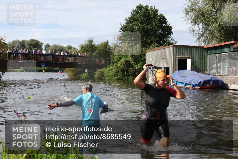 31.08.2025 - Elbe Triathlon Hamburg Luisa Fischer http://msf.ph/oto/8685549 31.08.2025 10:39:15 Schwimmen 1371, 1483 meine-sportfotos.de