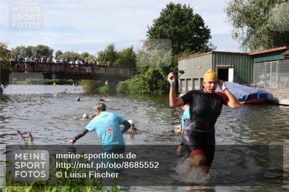 31.08.2025 - Elbe Triathlon Hamburg Luisa Fischer http://msf.ph/oto/8685552 31.08.2025 10:39:15 Schwimmen 1371, 1483 meine-sportfotos.de