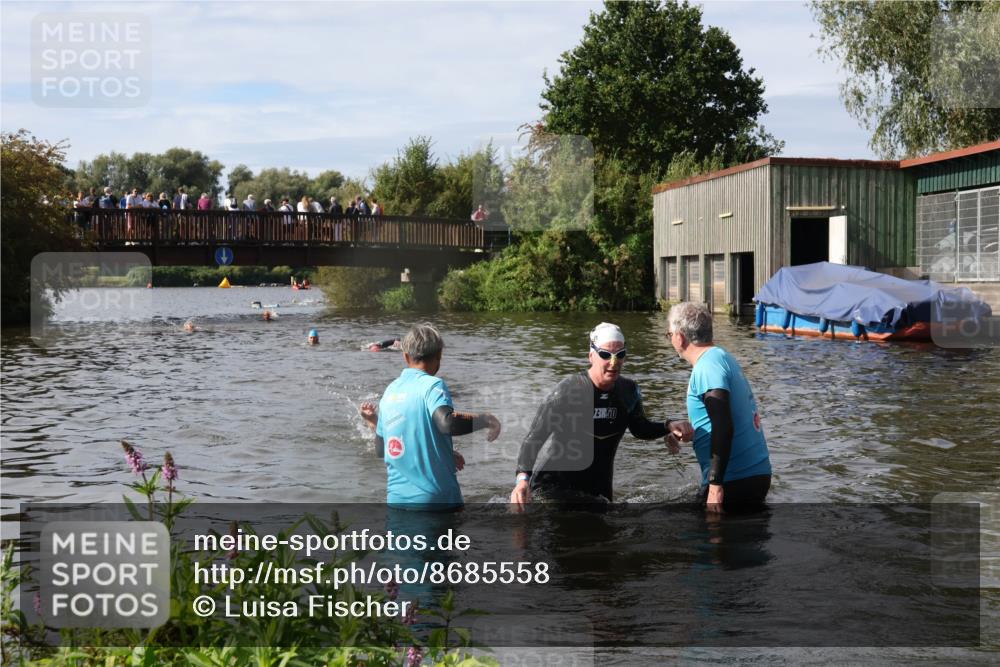 31.08.2025 - Elbe Triathlon Hamburg Luisa Fischer http://msf.ph/oto/8685558 31.08.2025 10:39:20 Schwimmen 1371, 1419, 1483 meine-sportfotos.de