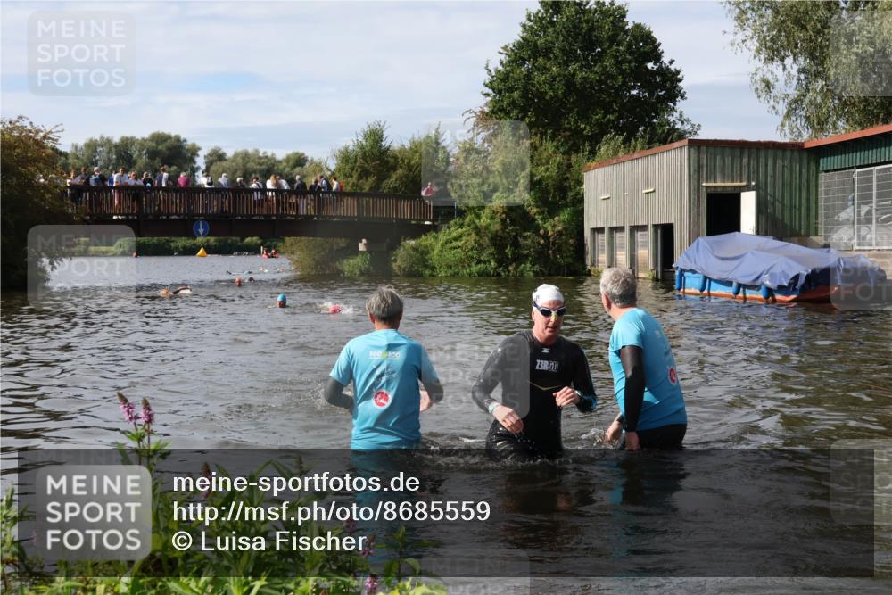 31.08.2025 - Elbe Triathlon Hamburg Luisa Fischer http://msf.ph/oto/8685559 31.08.2025 10:39:20 Schwimmen 1371, 1419, 1483 meine-sportfotos.de