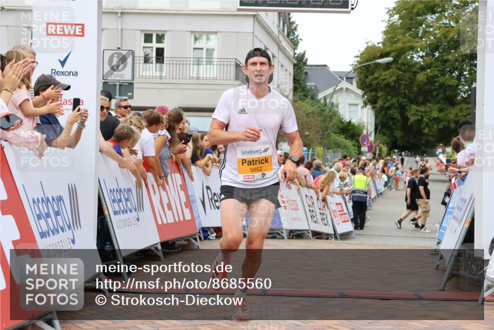 31.08.2025 - 21. Blankeneser Heldenlauf Strokosch-Dieckow http://msf.ph/oto/8685560 31.08.2025 12:00:45 Ziel 5652, 4333 meine-sportfotos.de